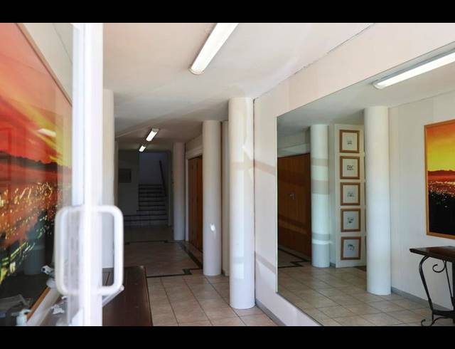 BUSINESS PROPERTY TO RENT IN VREDEHOEK